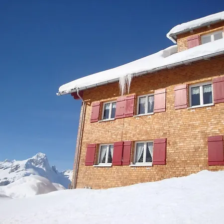 Majestic In Apartment *